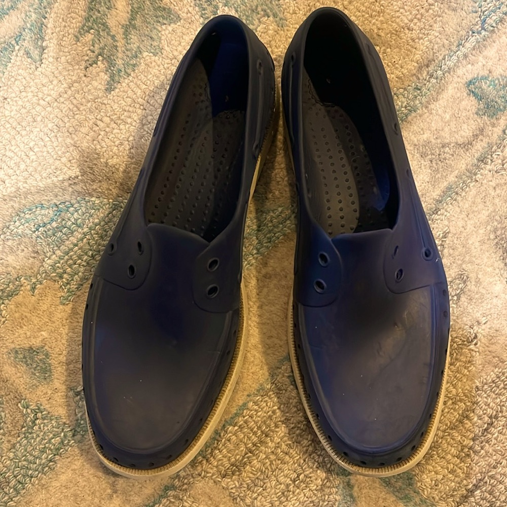 NATIVE HOWARD SUGARLITE MENS SHOES SZ 12 NAVY SLIP ON RUBBER SHOES